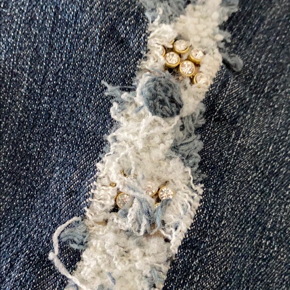 Brand new capris jeans with diamonds and cheetah - Picture 3 of 7